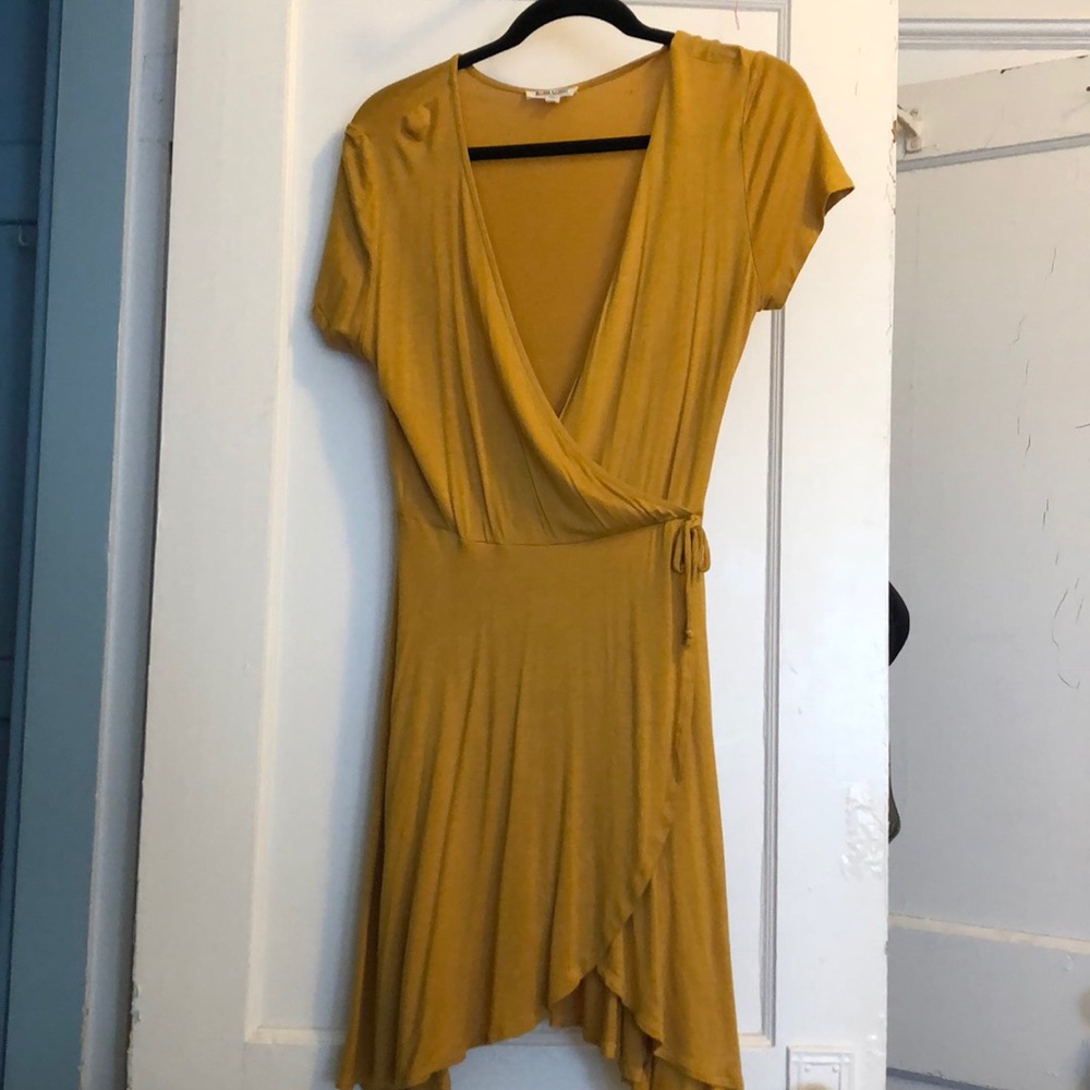 Yellow dress